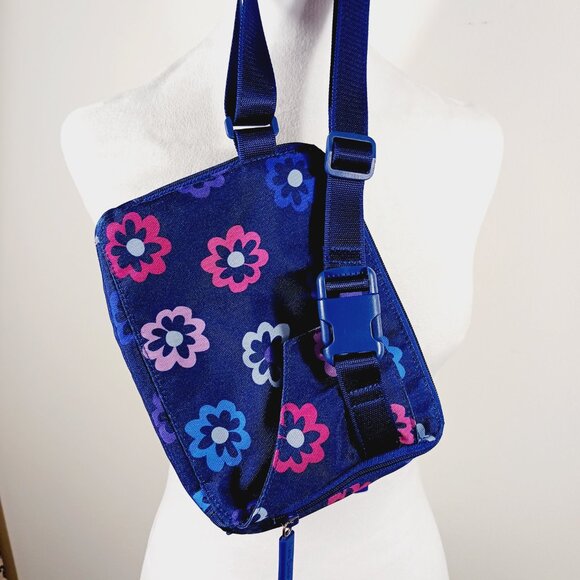 Very Bradley Blue Flowered Belt Bag 7.5 " X 7" Ellie Flowers, Fanny Pack - Picture 10 of 15